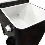 COLER RETRO METALICO NEGRO CON MANILLA Y RUEDAS 60 LITROS - Imagen 6